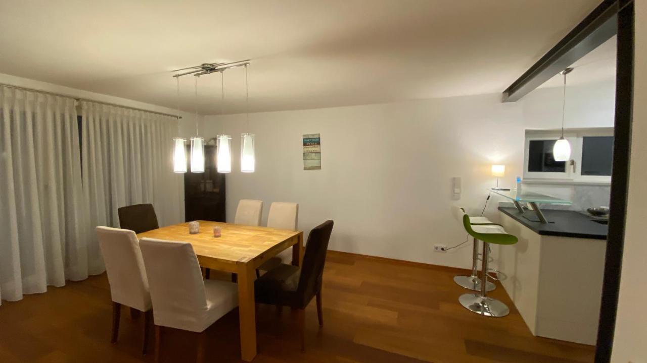 Fewo Luxus Wohnung Im Eigenen Ferienhaus, 120 Qm, Naehe Regensburg Mit Balkon, Terrasse & Garten, Gute Zuganbindung Laaber Luaran gambar