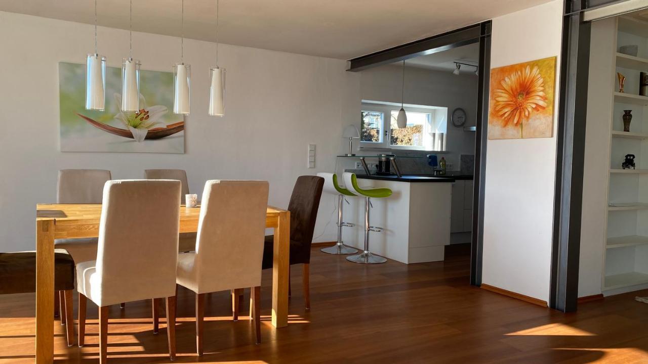 Fewo Luxus Wohnung Im Eigenen Ferienhaus, 120 Qm, Naehe Regensburg Mit Balkon, Terrasse & Garten, Gute Zuganbindung Laaber Luaran gambar