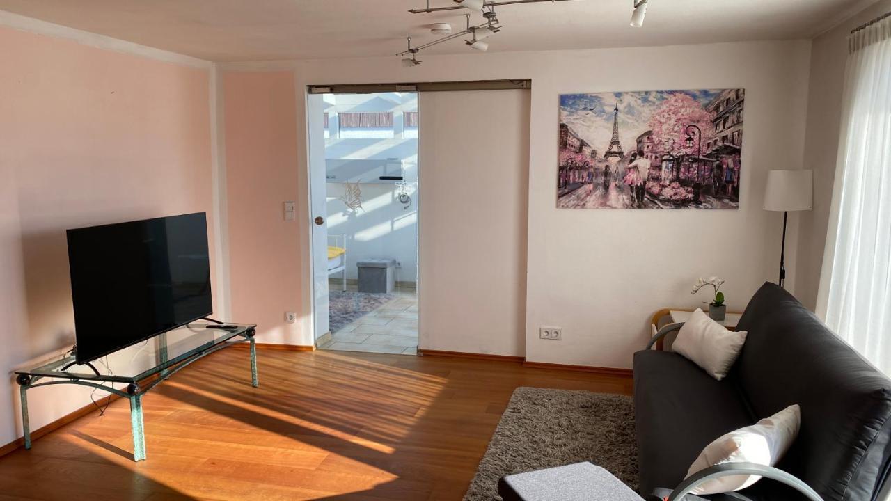 Fewo Luxus Wohnung Im Eigenen Ferienhaus, 120 Qm, Naehe Regensburg Mit Balkon, Terrasse & Garten, Gute Zuganbindung Laaber Luaran gambar