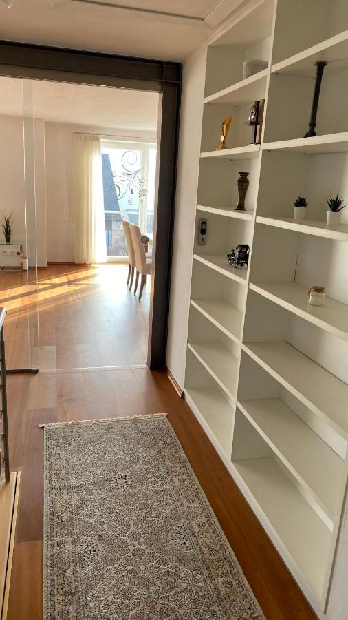 Fewo Luxus Wohnung Im Eigenen Ferienhaus, 120 Qm, Naehe Regensburg Mit Balkon, Terrasse & Garten, Gute Zuganbindung Laaber Luaran gambar