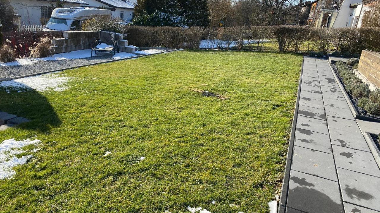 Fewo Luxus Wohnung Im Eigenen Ferienhaus, 120 Qm, Naehe Regensburg Mit Balkon, Terrasse & Garten, Gute Zuganbindung Laaber Luaran gambar