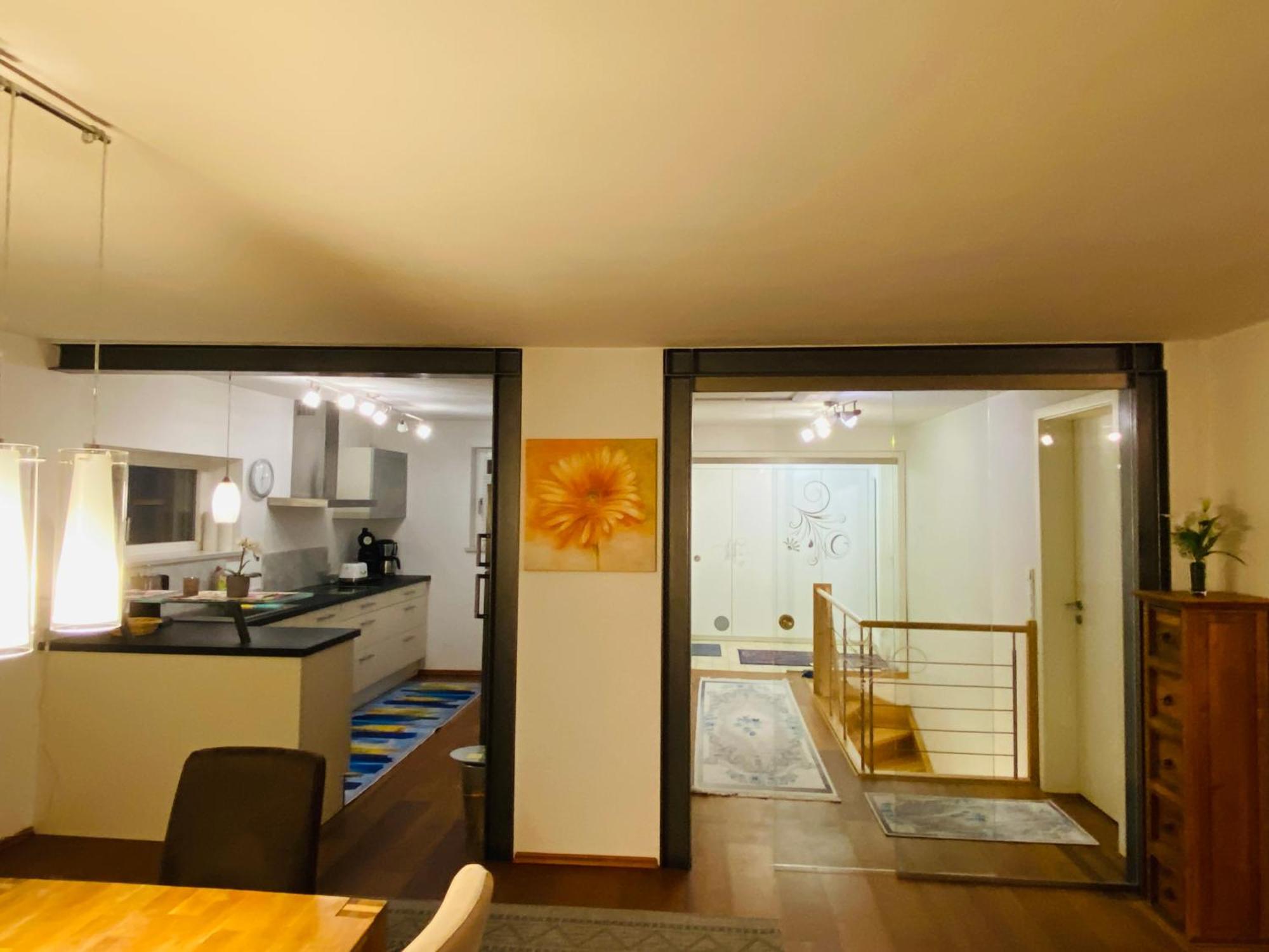 Fewo Luxus Wohnung Im Eigenen Ferienhaus, 120 Qm, Naehe Regensburg Mit Balkon, Terrasse & Garten, Gute Zuganbindung Laaber Luaran gambar